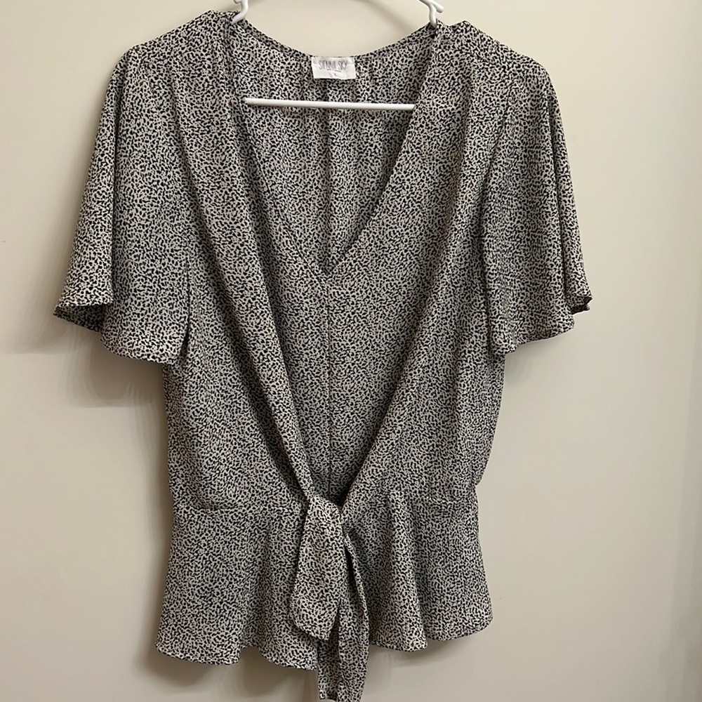 Sienna sky shirt. Size large